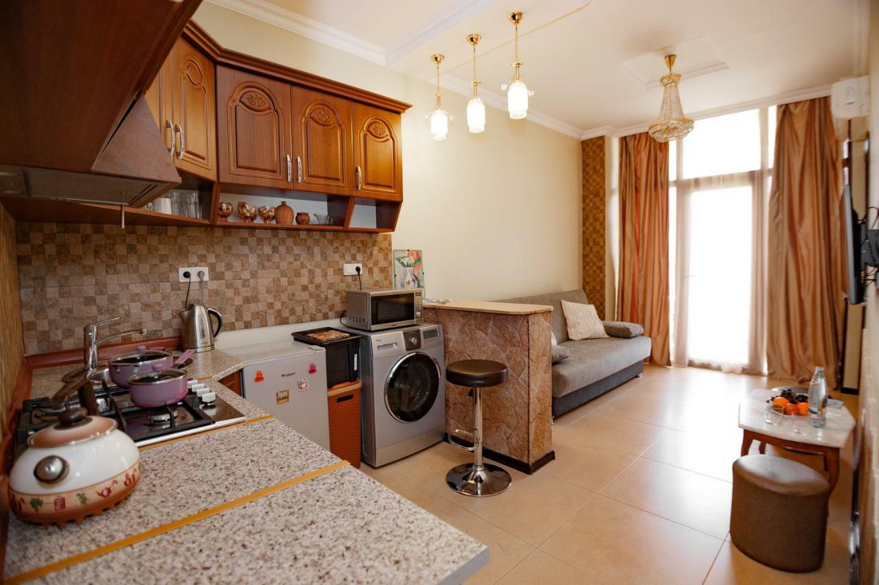 Apartment On Javakhishvili Batumi Zewnętrze zdjęcie