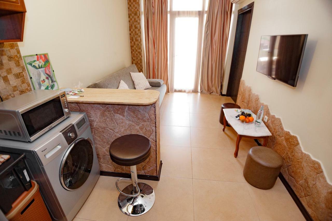 Apartment On Javakhishvili Batumi Zewnętrze zdjęcie
